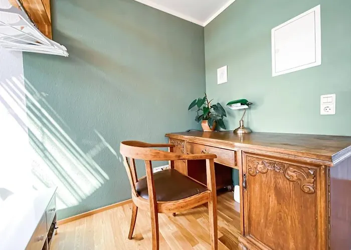 Schoene Mit Blick Ueber Stadtwald Leipzig