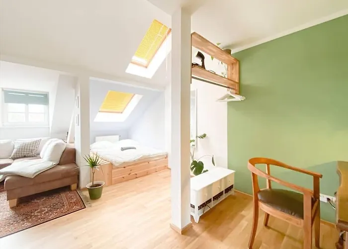 Schoene Mit Blick Ueber Stadtwald * Leipzig