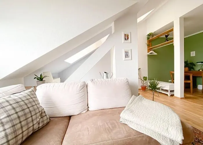 Schoene Mit Blick Ueber Stadtwald * Leipzig