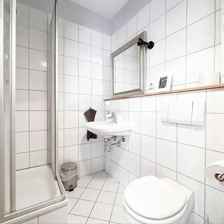 Schoene Mit Blick Ueber Stadtwald Leipzig